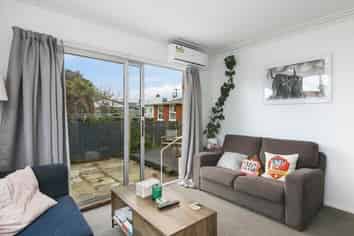 2/138 Macandrew Road, South Dunedin