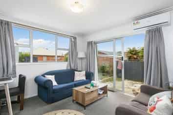 2/138 Macandrew Road, South Dunedin