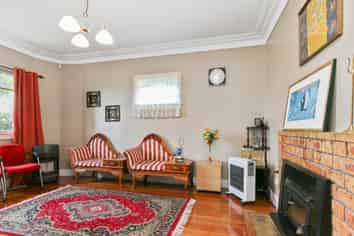 Point Chevalier Entry Level - Home / Office