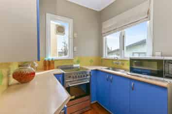 Point Chevalier Entry Level - Home / Office