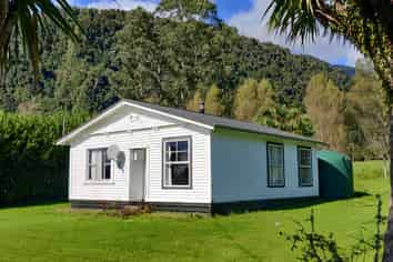 297 Franz Josef State Highway, Whataroa