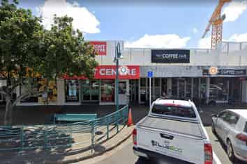 Prime location on Clyde Road