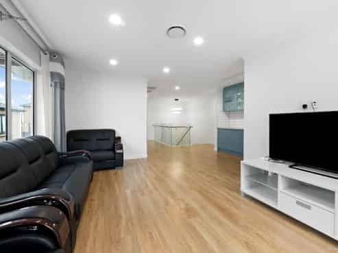 8 Demeter Street, Flat Bush