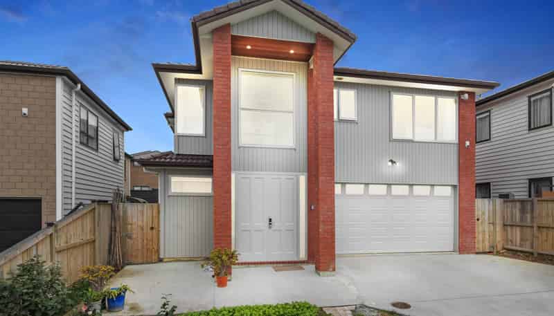 8 Demeter Street, Flat Bush