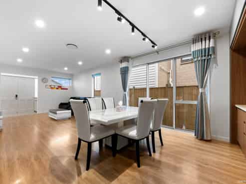 8 Demeter Street, Flat Bush