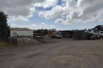 YARDS - SIZE RANGE 300M² - 2000M²