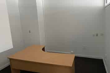 Superb Office - Available Now in Manurewa