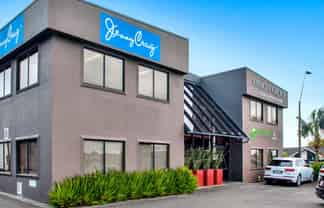 East End office space with exposure!