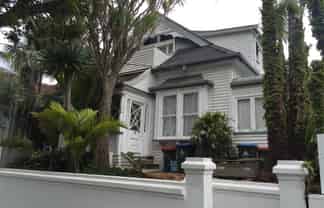 2/42 Carlton Gore Road, Grafton