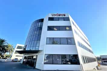 FITTED OPTIONS WITH NAMING RIGHTS