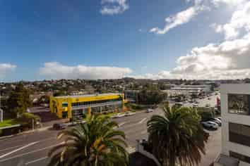 FITTED OPTIONS WITH NAMING RIGHTS