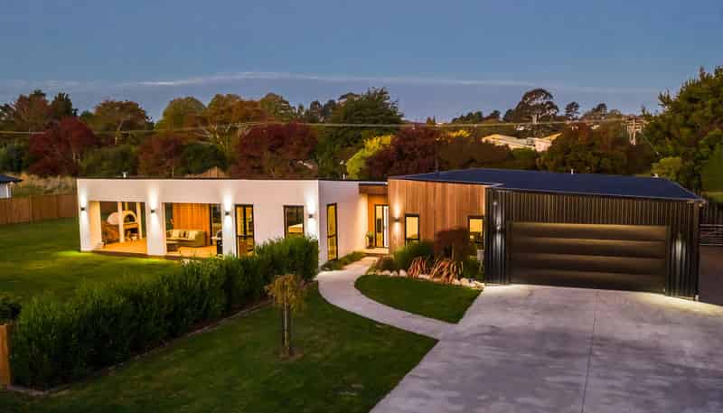 18 Roger Renall Avenue, 