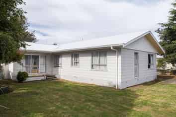 6 Fraser Collins Crescent, Dannevirke