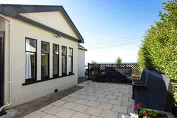 38 Allandale Road, Saint Clair