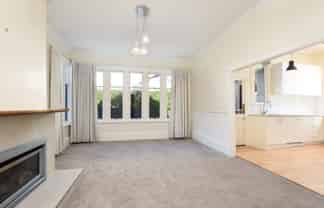 38 Allandale Road, Saint Clair