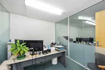 Rare Airport Oaks opportunity 