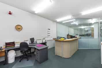 Rare Airport Oaks opportunity 