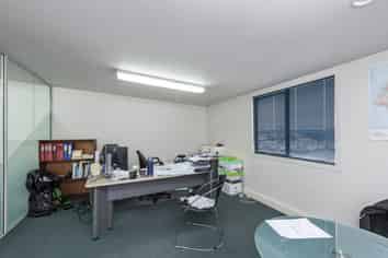 Rare Airport Oaks opportunity 