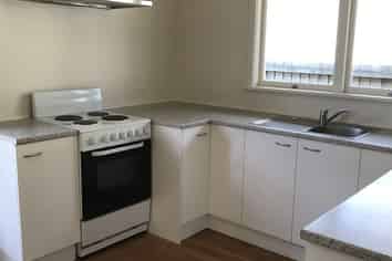 2/102 Wainoni Road, Avondale