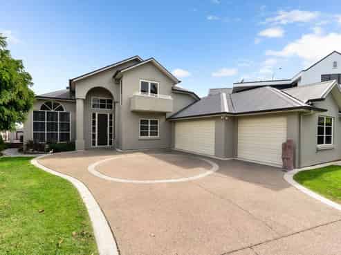 1429 River Road, Flagstaff