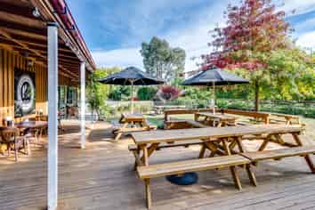 The Chook And Filly Country Pub