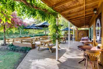 The Chook And Filly Country Pub