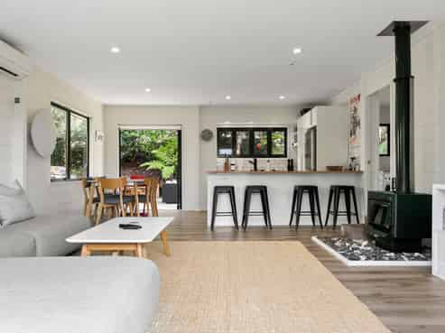 13 Giles Road, Palm Beach