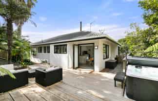 13 Giles Road, Palm Beach