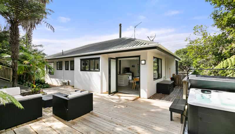 13 Giles Road, Palm Beach