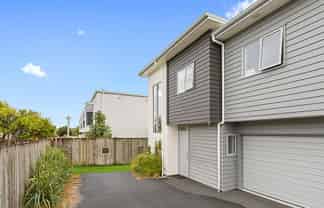 4/144 Old Farm Road, Hamilton East