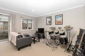 4/144 Old Farm Road, Hamilton East