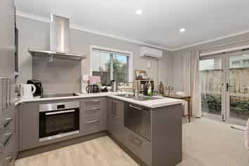 4/144 Old Farm Road, Hamilton East