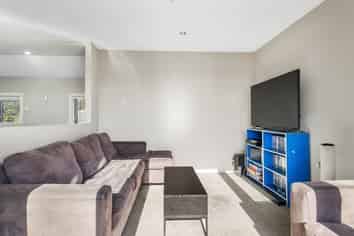 2/9 Cameron Street, Sydenham