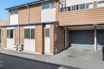 2/9 Cameron Street, Sydenham