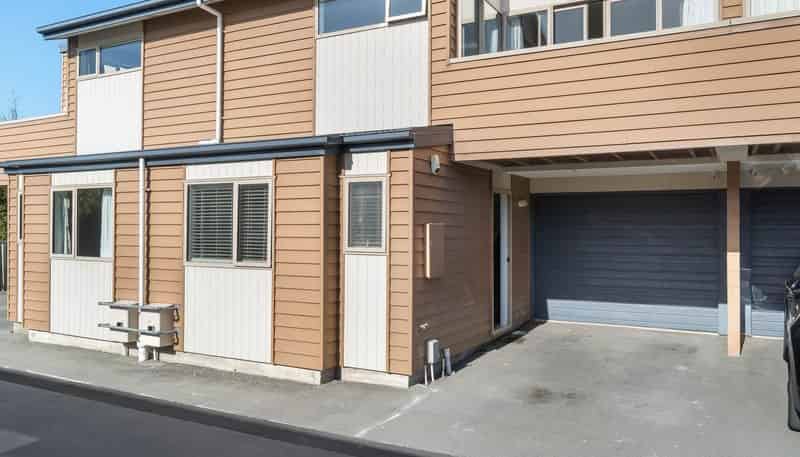 2/9 Cameron Street, Sydenham