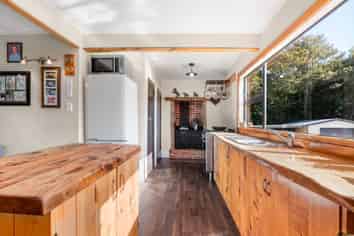 1044 Coast Road, Wainuiomata