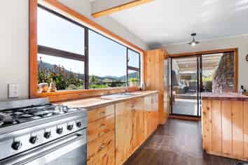 1044 Coast Road, Wainuiomata