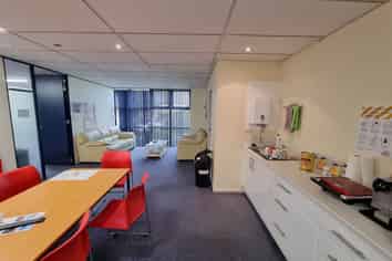 PERFECT POSITION - INDUSTRIAL UNIT