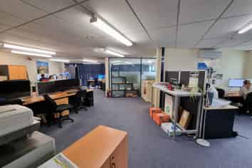 PERFECT POSITION - INDUSTRIAL UNIT