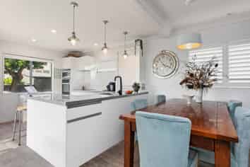 71 Oceanview Road, Mount Maunganui