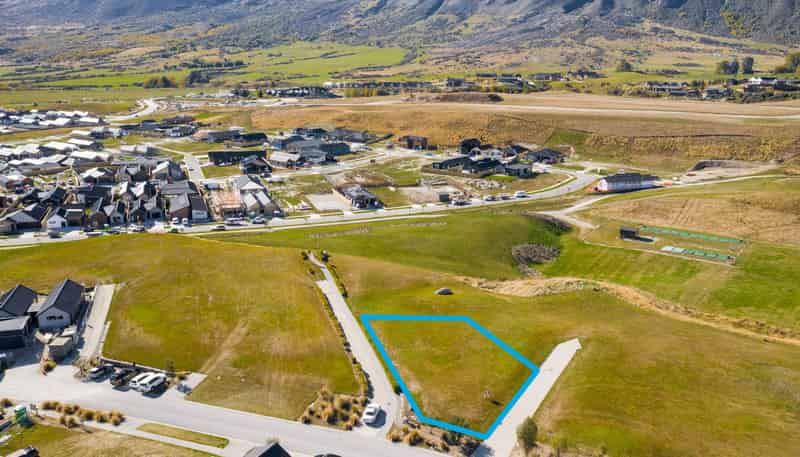 38 Cunninghams Drive, 