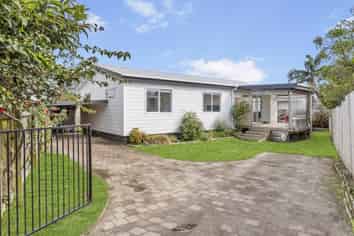 126B Tamaki Road, Whangamata