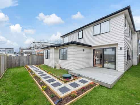 18 Goodfellow Lane, Flat Bush