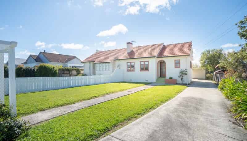 21 Robert Street, Marton