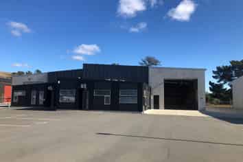 Rare Opportunity - Handy to Port