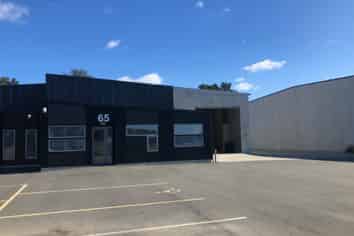 Rare Opportunity - Handy to Port