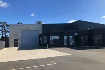 Rare Opportunity - Handy to Port