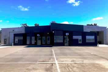 Rare Opportunity - Handy to Port