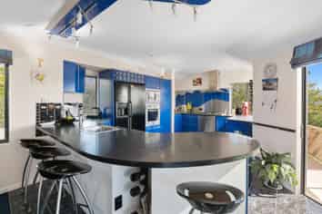 7 Sunset Terrace, Waikanae Beach