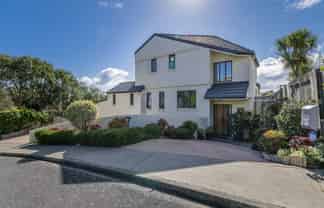 7 Sunset Terrace, Waikanae Beach